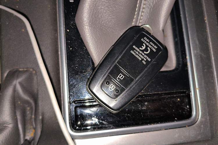 Used Toyota Prado 2020 4.0L TX-L Middle East Vehicle Key