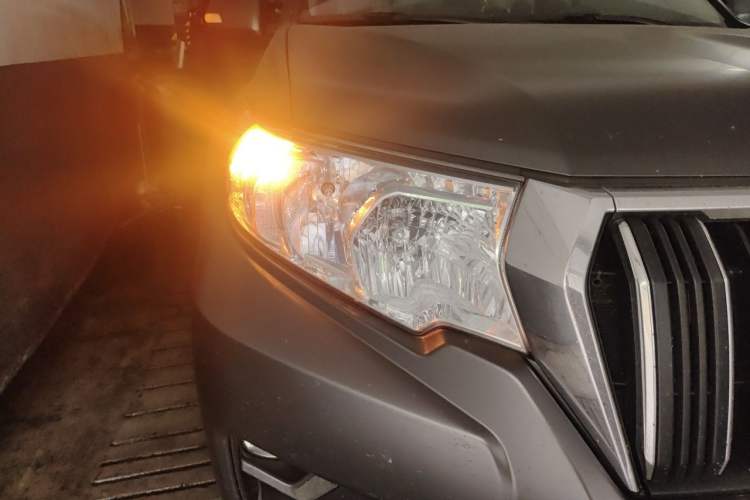 Used Toyota Prado  Right Front Headlight