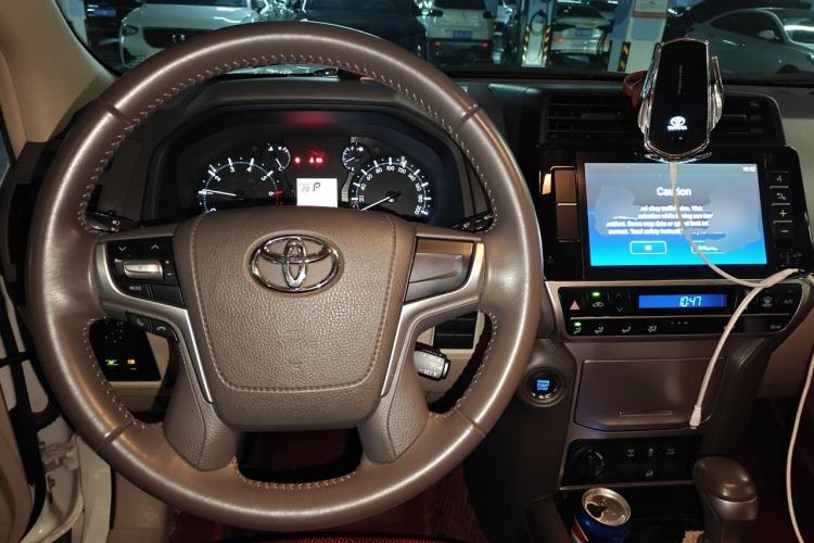 Used Toyota Prado  Center Console
