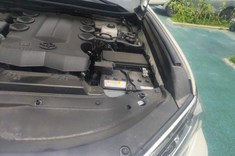 Used Toyota Prado 2022 4.0L TXL Dual Fuel External Tank No Sunroof – Middle East Engine Bay Left