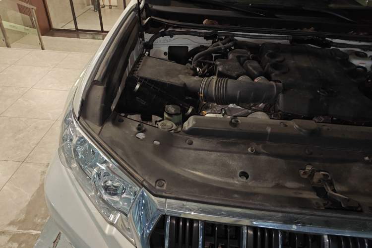 Used Toyota Prado  Engine Bay Right
