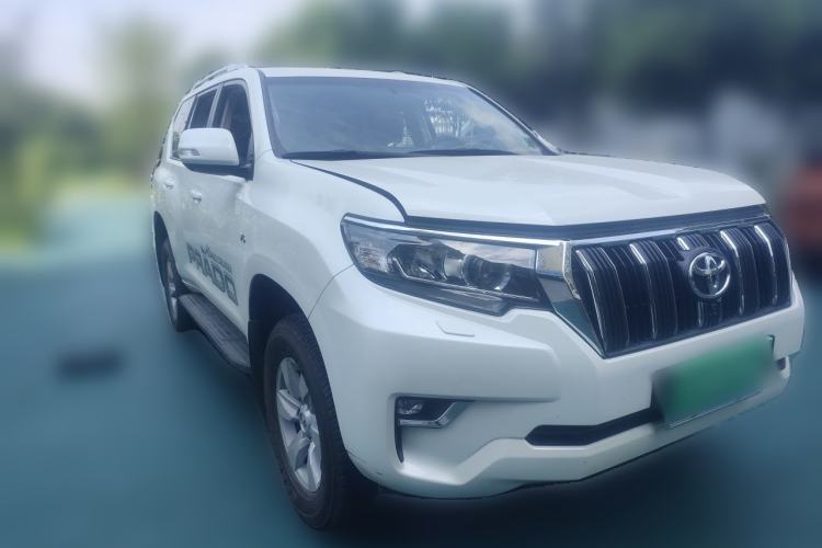 Used Toyota Prado 2022 4.0L TXL Dual Fuel External Tank No Sunroof – Middle East Front Right 45 Deg