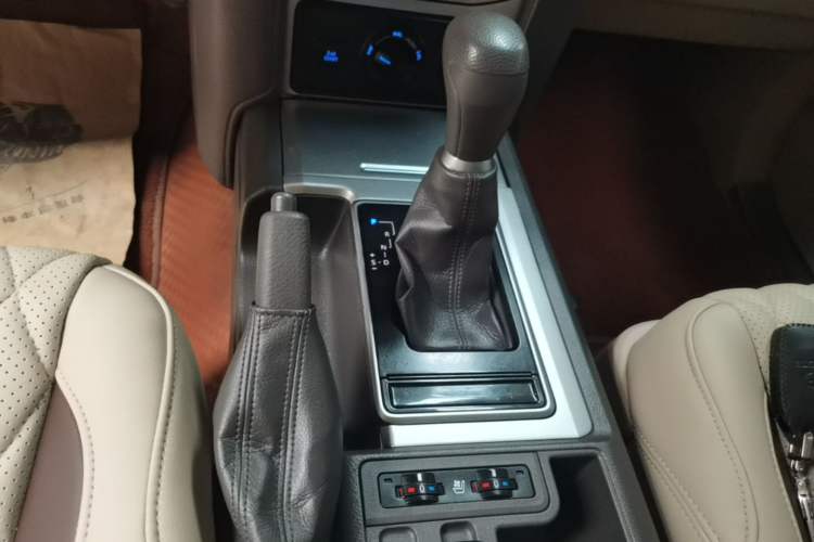 Used Toyota Prado 2022 2.7L Gasoline TX Trim Aluminum Wheels Low-Roof Configuration Base Version – Middle East Gear Lever