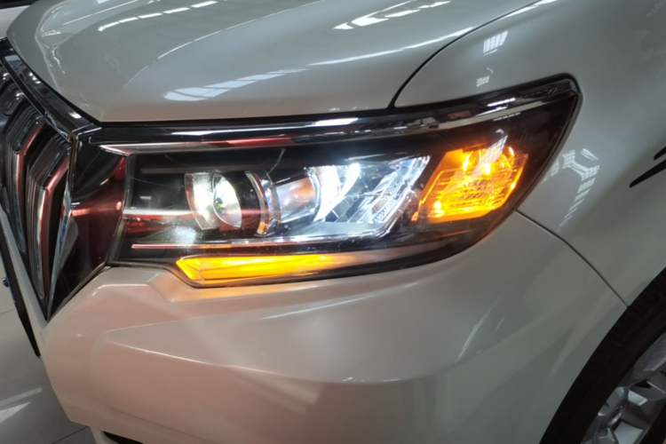 Used Toyota Prado 2022 2.7L Gasoline TX Trim Aluminum Wheels Low-Roof Configuration Base Version – Middle East Left Front Headlight