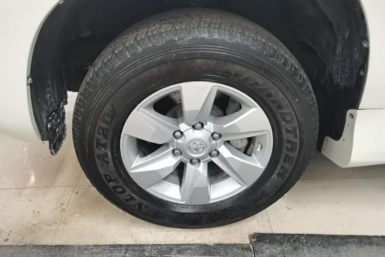Used Toyota Prado 2022 2.7L Gasoline TX Trim Aluminum Wheels Low-Roof Configuration Base Version – Middle East Left Front Wheel Hub
