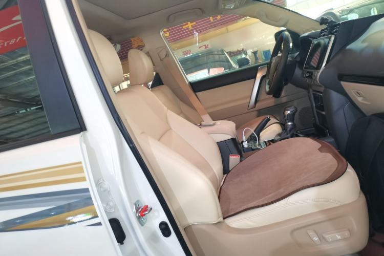 Used Toyota Prado  Right Front Seat