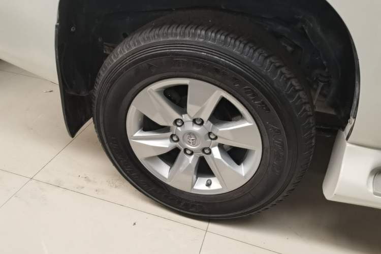 Used Toyota Prado 2022 2.7L Gasoline TX Trim Aluminum Wheels Low-Roof Configuration Base Version – Middle East Right Rear Wheel Hub