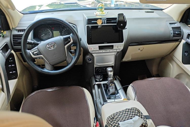 Used Toyota Prado  Center Console