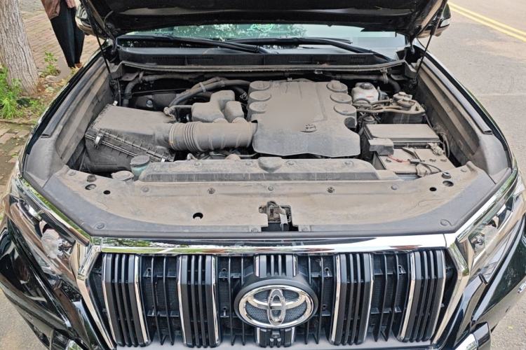 Used Toyota Prado  Engine Bay