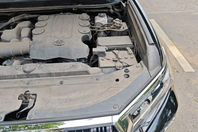 Used Toyota Prado  Engine Bay Left