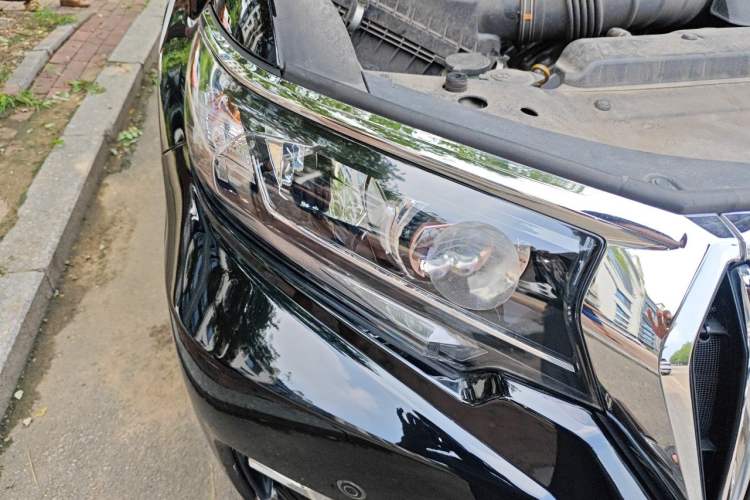 Used Toyota Prado  Right Front Headlight