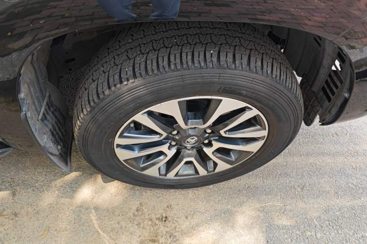 Used Toyota Prado  Right Front Wheel Hub