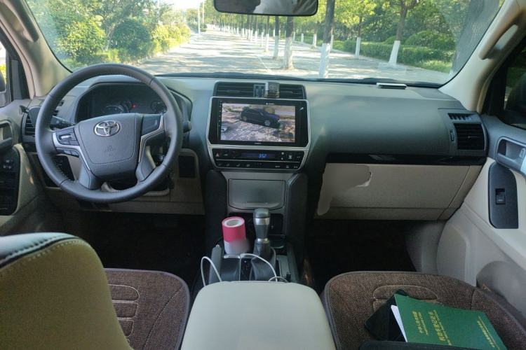 Used Toyota Prado  Center Console