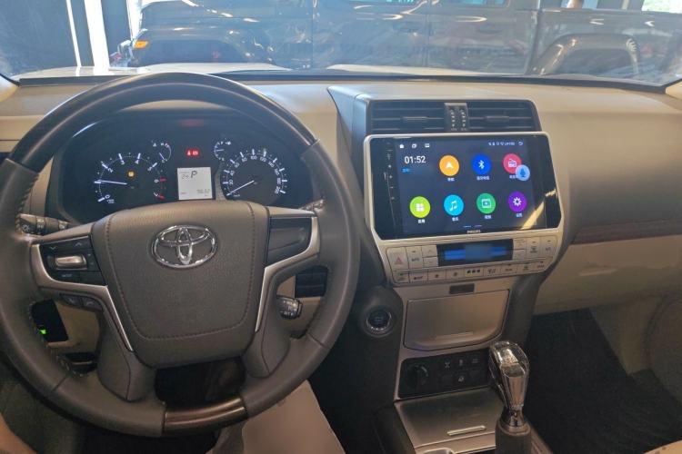 Used Toyota Prado  Center Console