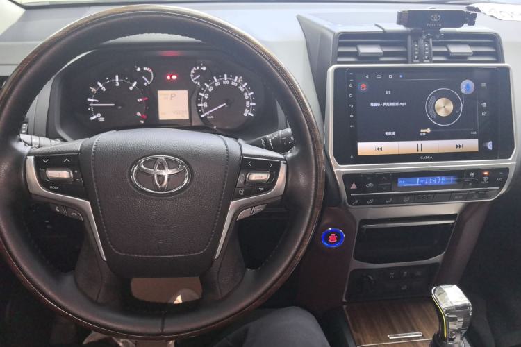 Used Toyota Prado  Center Console