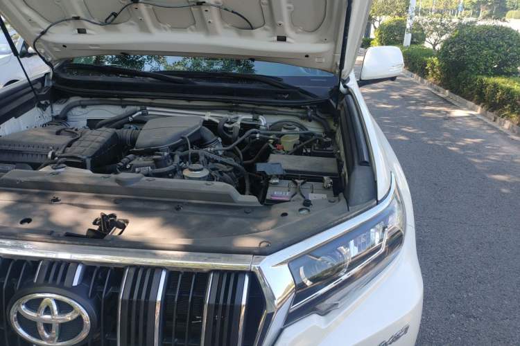Used Toyota Prado  Engine Bay Left