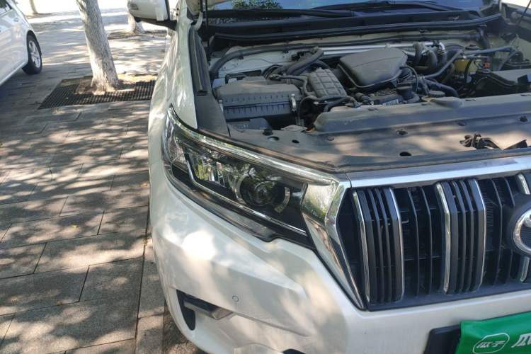 Used Toyota Prado  Right Front Headlight