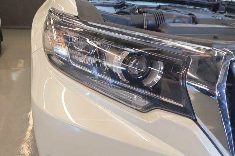 Used Toyota Prado  Right Front Headlight