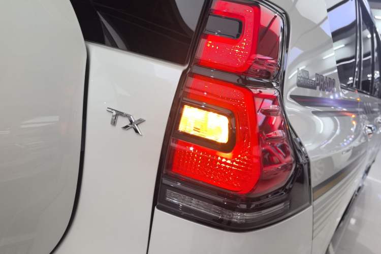 Used Toyota Prado  Right Rear Taillight