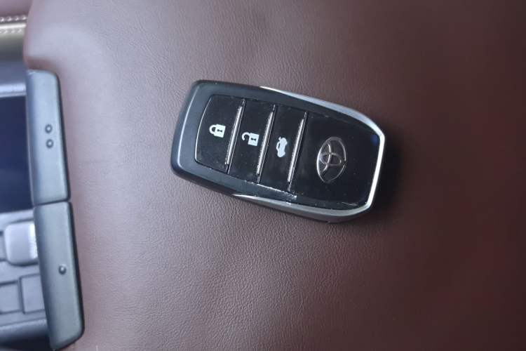 Used Toyota Prado  Vehicle Key
