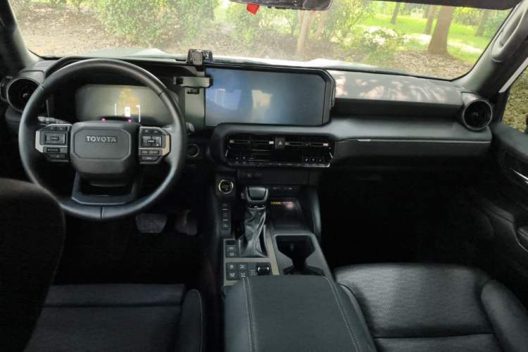 Used Toyota Prado 2024 2.4T Wilderness WX Edition 6 Seats Center Console