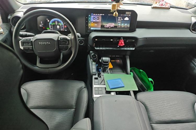 Used Toyota Prado 2024 2.4T All-Terrain TX Version 5 Seats Center Console