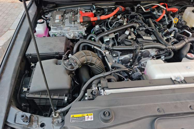 Used Toyota Prado 2024 2.4T All-Terrain TX Version 5 Seats Engine Bay Right