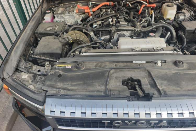 Used Toyota Prado 2024 2.4T All-Terrain TX Version 5 Seats Engine Bay Right
