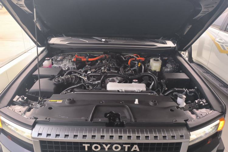 Used Toyota Prado 2024 2.4T All-Terrain TX Version 5 Seats Engine Bay