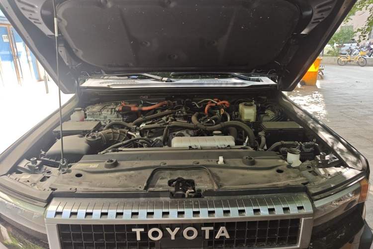 Used Toyota Prado 2024 2.4T All-Terrain TX Version 5 Seats Engine Bay