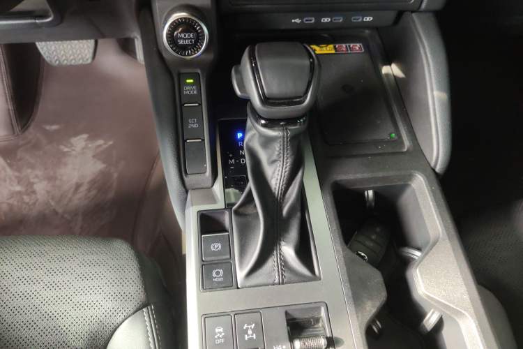 Used Toyota Prado 2024 2.4T All-Terrain TX Version 5 Seats Gear Lever
