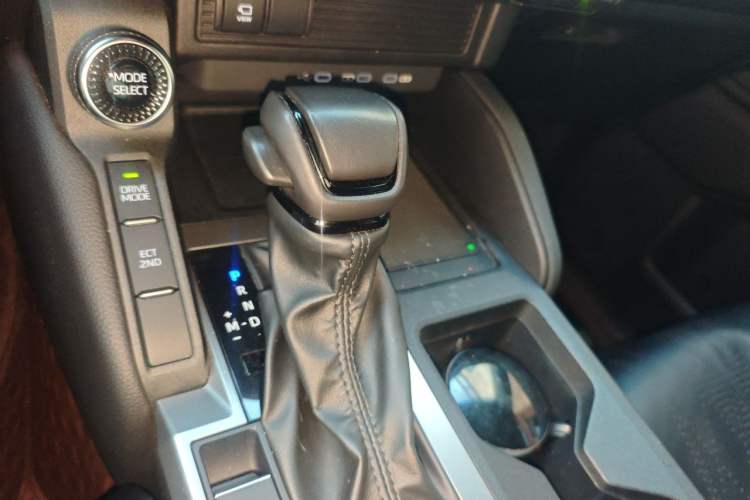 Used Toyota Prado 2024 2.4T All-Terrain TX Version 5 Seats Gear Lever