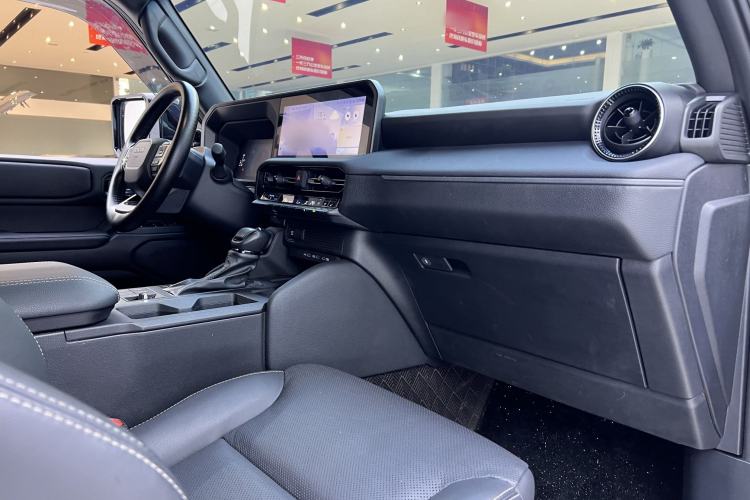 Used Toyota Prado 2024 2.4T All-Terrain TX Version 5 Seats Interior 10