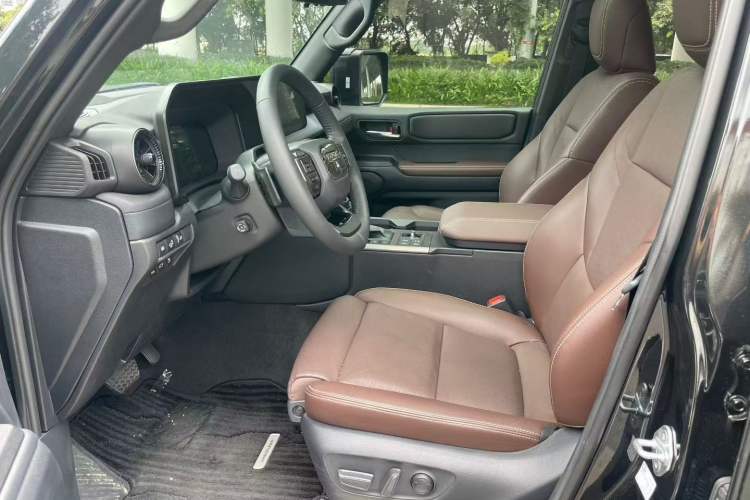 Used Toyota Prado 2024 2.4T Wilderness WX Edition 6 Seats Interior 2