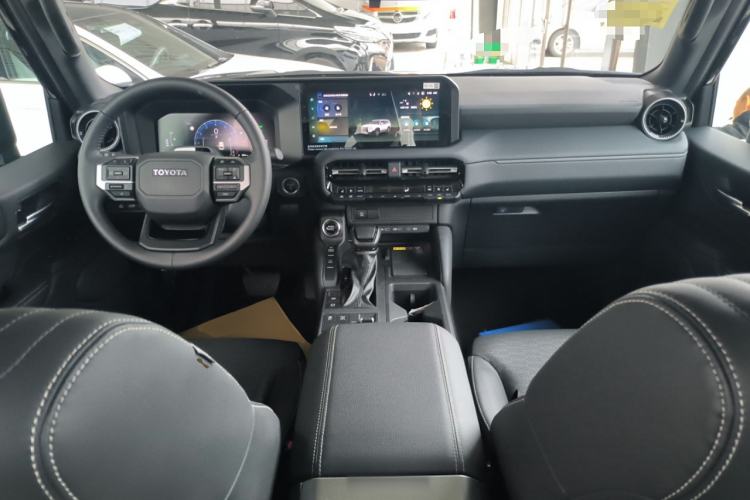 Used Toyota Prado 2024 2.4T All-Terrain TX Version 5 Seats Interior 2