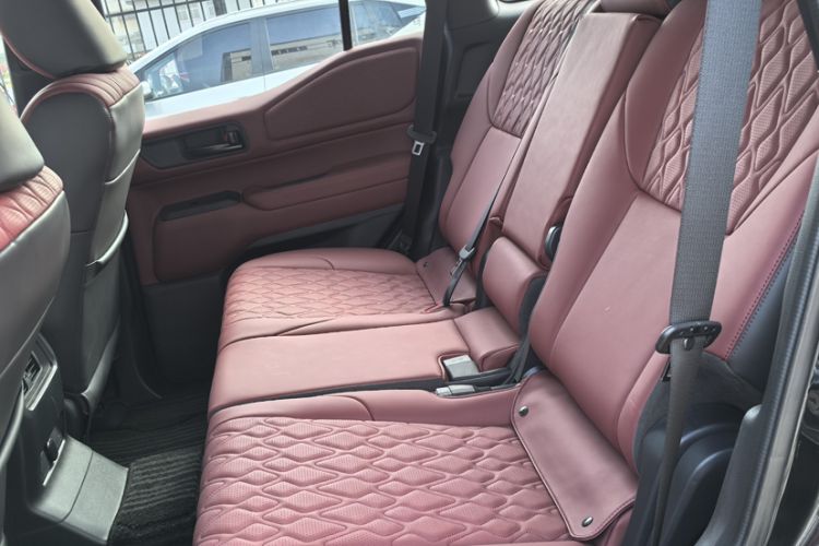 Used Toyota Prado 2024 2.4T Cross-Border BX Edition 5 Seats Interior 3