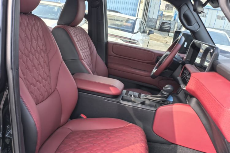 Used Toyota Prado 2024 2.4T Cross-Border BX Edition 5 Seats Interior 4