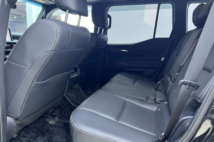 Used Toyota Prado 2024 2.4T All-Terrain TX Version 5 Seats Interior 7