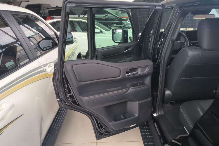 Used Toyota Prado 2024 2.4T All-Terrain TX Version 5 Seats Interior 8