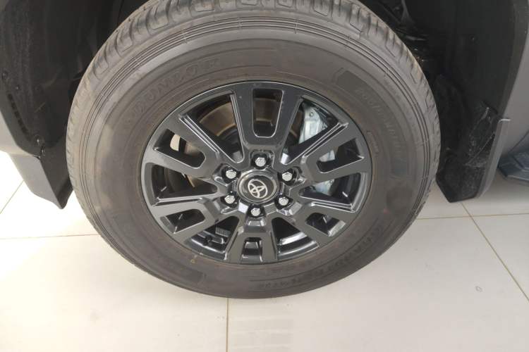 Used Toyota Prado 2024 2.4T All-Terrain TX Version 5 Seats Left Front Wheel Hub