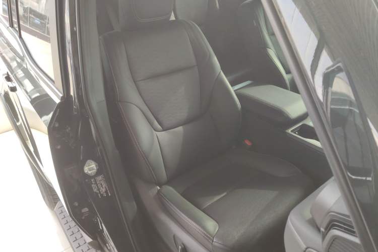 Used Toyota Prado 2024 2.4T All-Terrain TX Version 5 Seats Right Front Seat