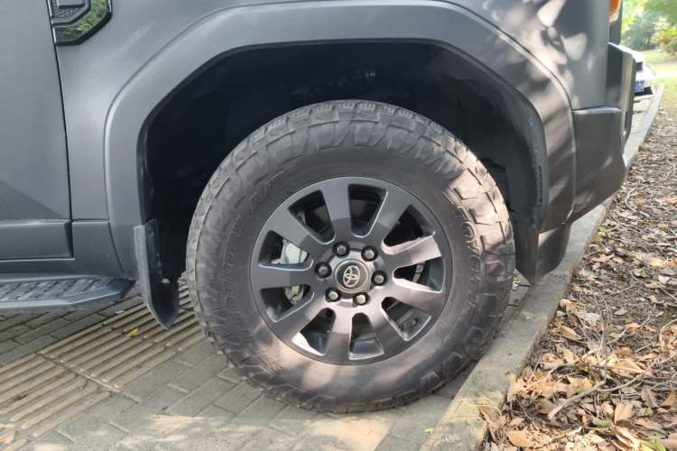 Used Toyota Prado 2024 2.4T Wilderness WX Edition 6 Seats Right Front Wheel Hub