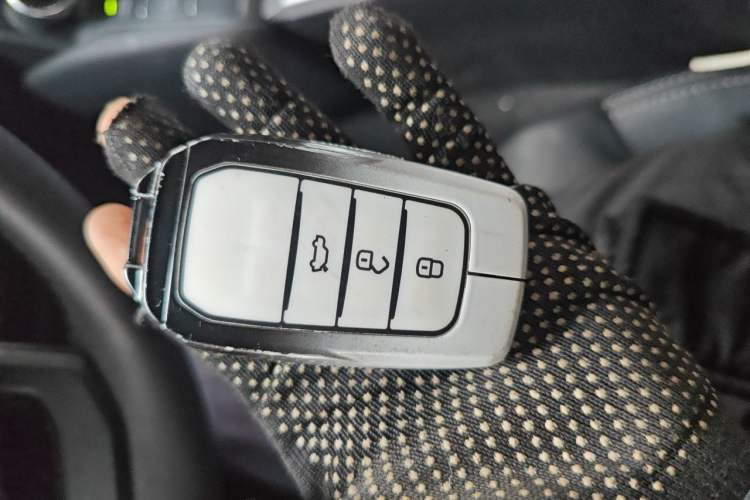 Used Toyota Prado 2024 2.4T All-Terrain TX Version 5 Seats Vehicle Key