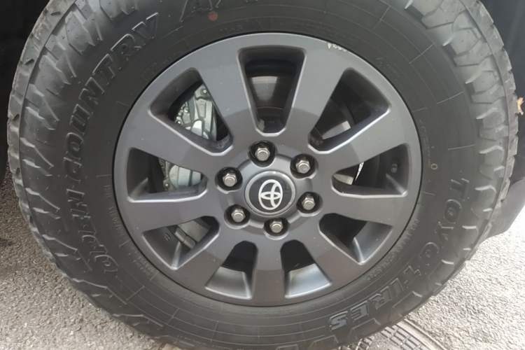 Used Toyota Prado 2024 2.4T Wilderness WX Edition 6 Seats Right Front Wheel Hub