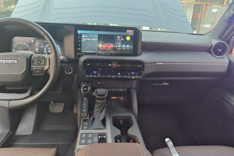 Used Toyota Prado 2024 2.4T Wilderness WX Edition 6 Seats Audio And AC Panel