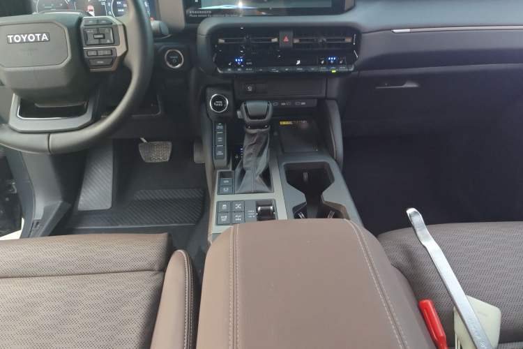 Used Toyota Prado 2024 2.4T Wilderness WX Edition 6 Seats Gear Lever
