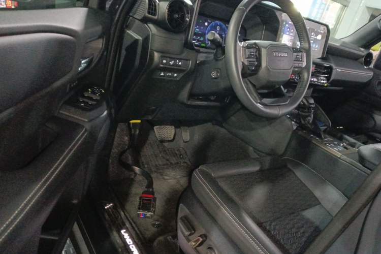 Used Toyota Prado 2024 2.4T Wilderness WX Edition 6 Seats Interior 3