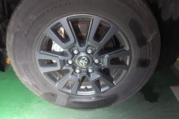Used Toyota Prado 2024 2.4T All-Terrain TX Edition with 6 Seats Right Front Wheel Hub
