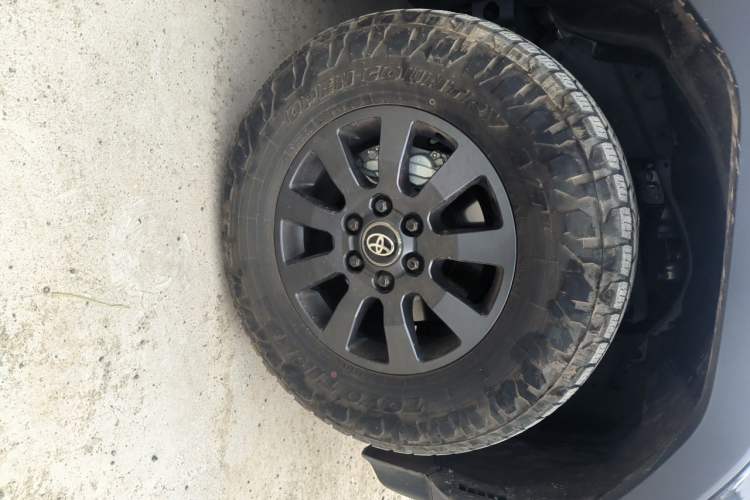 Used Toyota Prado 2024 2.4T Wilderness WX Edition 6 Seats Right Front Wheel Hub