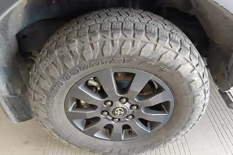 Used Toyota Prado 2024 2.4T Wilderness WX Edition 6 Seats Right Rear Wheel Hub